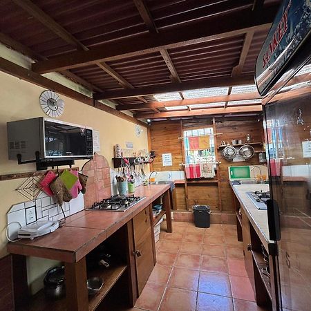 Hostal Hansi 博卡斯德尔托罗 外观 照片