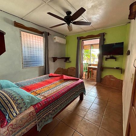 Hostal Hansi 博卡斯德尔托罗 外观 照片