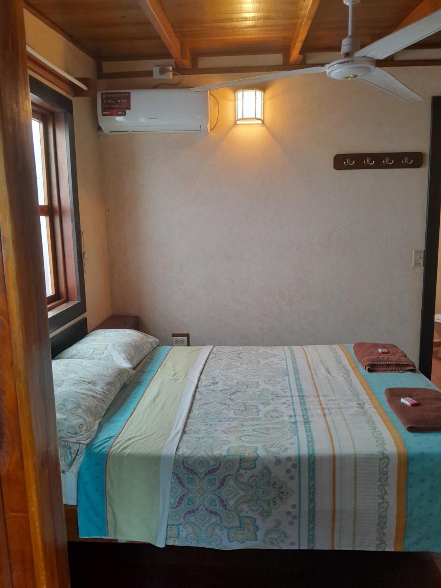 Hostal Hansi 博卡斯德尔托罗 外观 照片